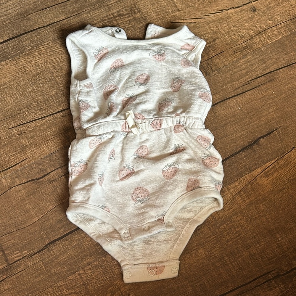 Organic Little Planet by Carters 18m onesie romper strawberry print snap closure